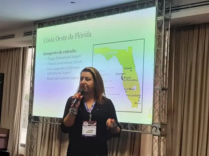 Foto da apresentação do destino St. Pete Clearwater, no Visit USA 2022.