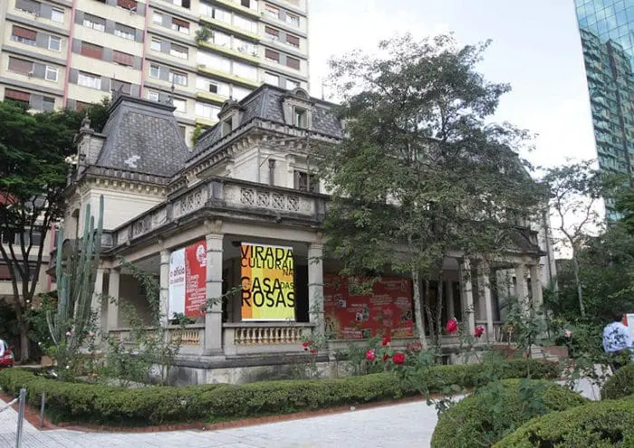 Casa das Rosas.