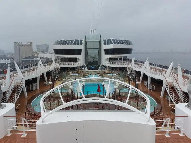 Visão da área externa do MSC Fantasia
