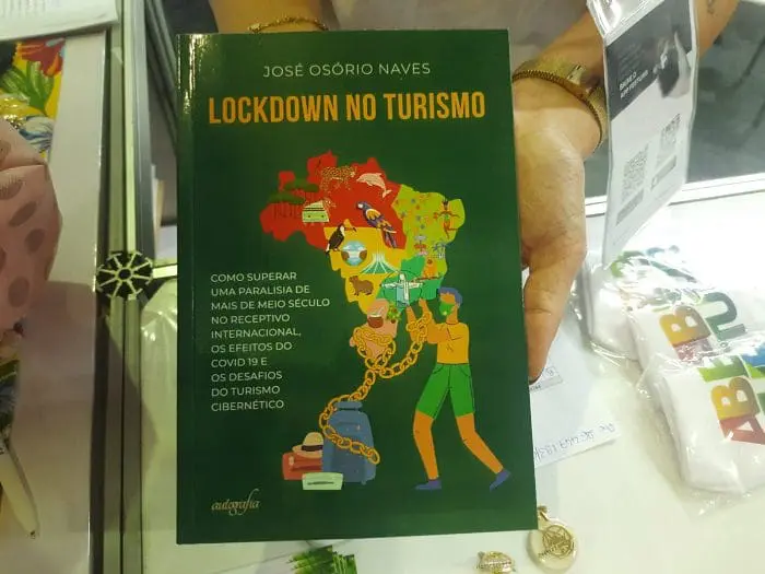 José Osório Naves lançou o livro "Lockdown no Turismo", um dos livros lançados no Festuris 2022