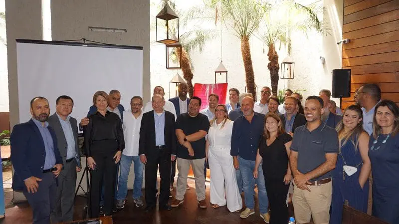Equipe da Azul, Curaçao e agentes de viagem. (Foto MEA).