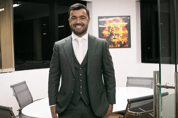 Leonardo Leão, advogado, especialista em Direito Internacional, consultor de imigração e sócio da Leao Group. Ele falou sobre a dispensa de entrevistas para vistos norte-americanos.