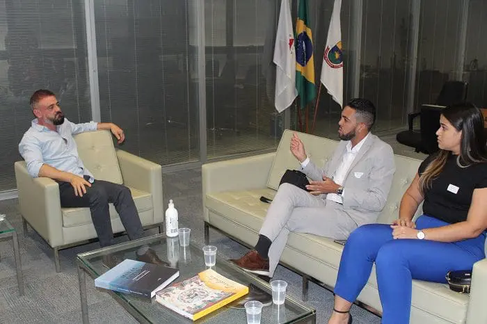 Aero Service fortalece expansão: executivos da empresa se encontram com Leônidas Oliveira, secretário de Cultura e Turismo de MG