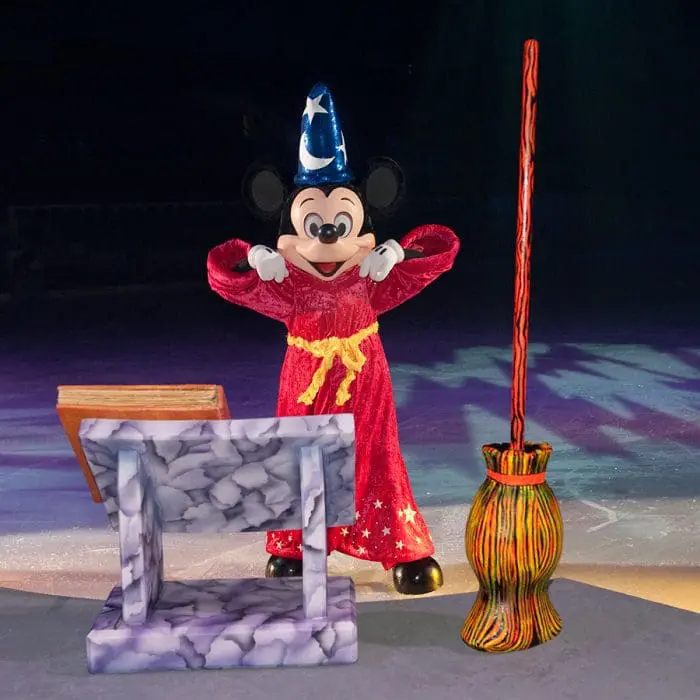 Disney On Ice em SP: Mickey Mouse, em apresentação de "Fantasia"