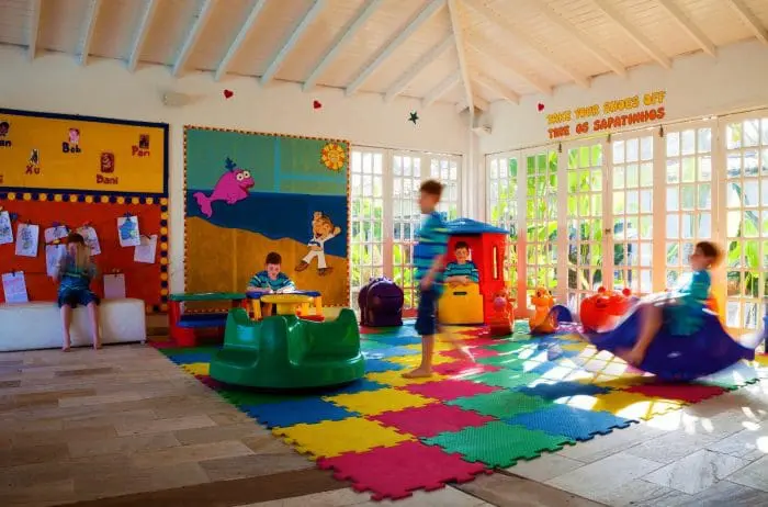 Casa Grande Hotel tem parque de diversões indoor e Casa da Criança