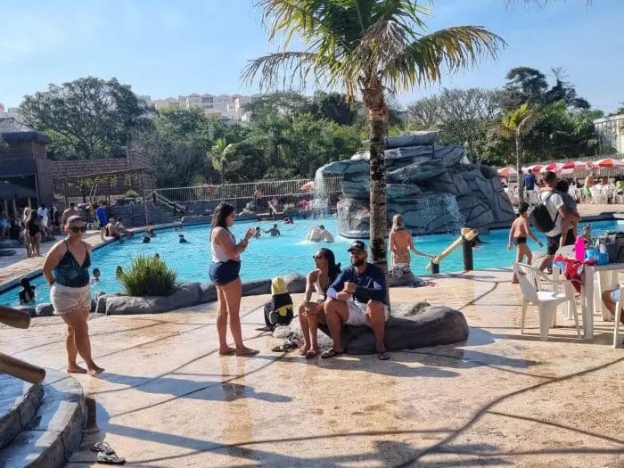 Piscina da Hot Island