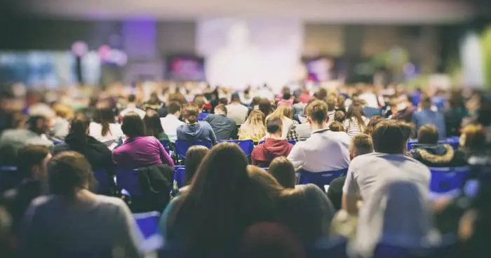 Entre junho e agosto, a cidade é sede de três congressos internacionais