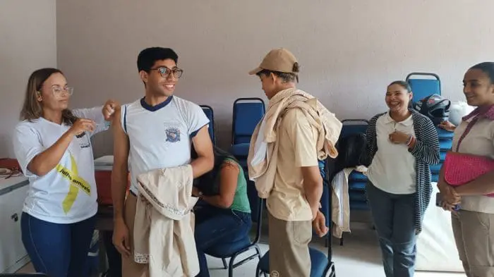 Alguns colaboradores aproveitaram a SIPAT e também se vacinaram