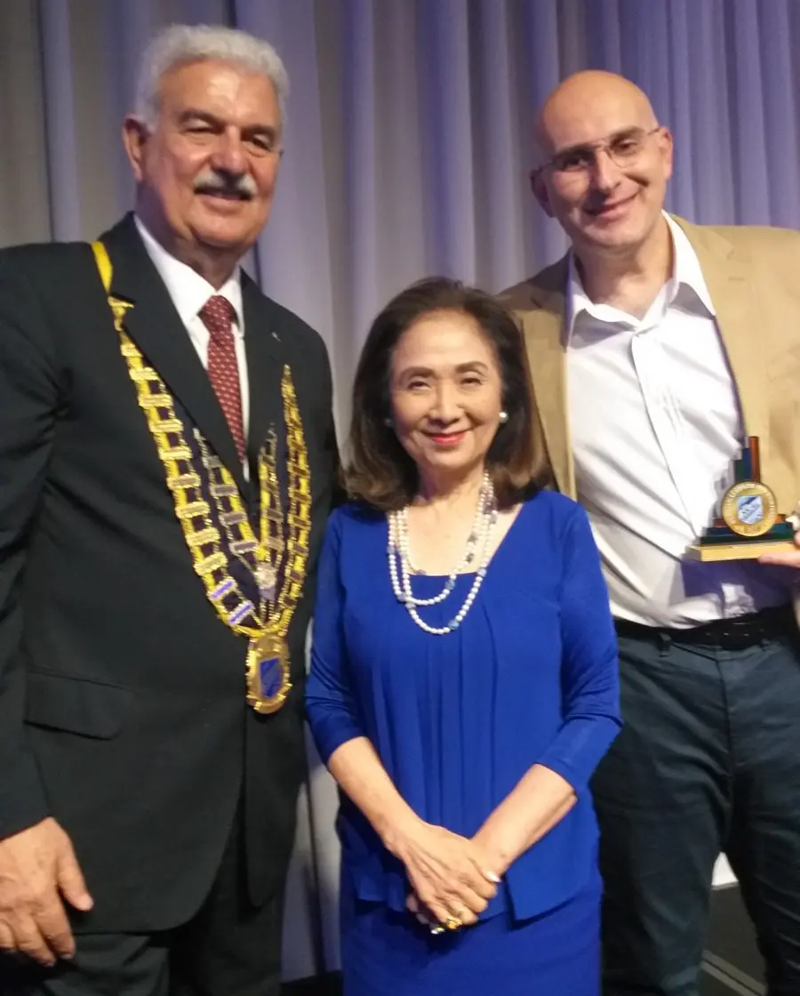 Jamyl Jarrus (homenageado) com Chieko Aoki e Walter Teixeira