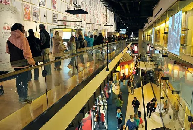 Dia Internacional da Musica Country: Country Music Hall of Fame and Museum em Nashville, Tennessee