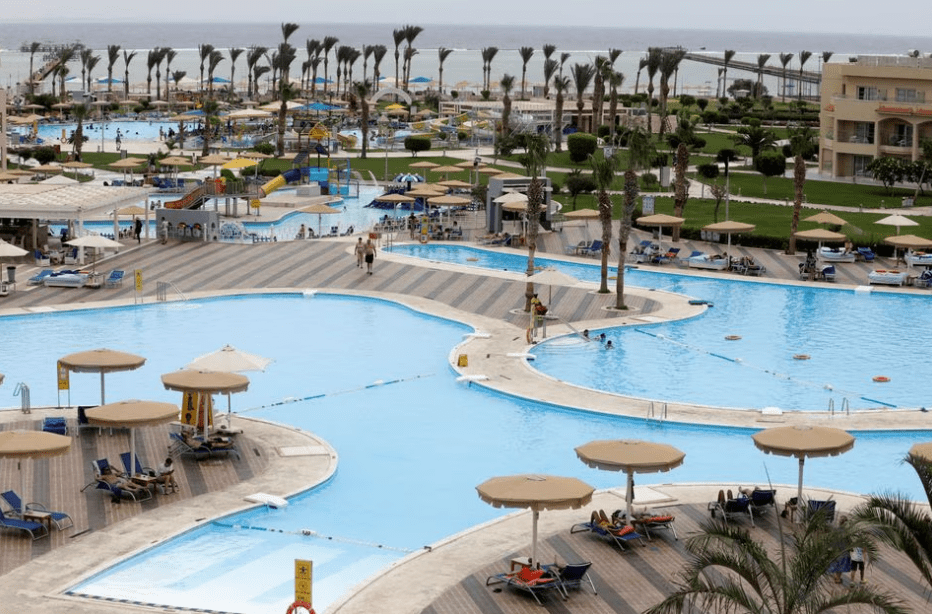 Uma visão geral das piscinas de um hotel no resort de Sharm el-Sheikh, no Mar Vermelho, Egito (Foto: REUTERS/Mohamed Abd El Ghany)