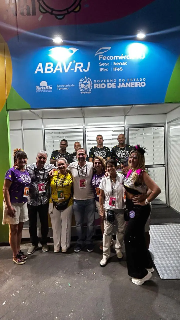 parte da equipe Abav-RJ com a diretoria da entidade - Luiz Strauss, Marcelo Siciliano, Cristina Fritsch e Viviane Fernandes