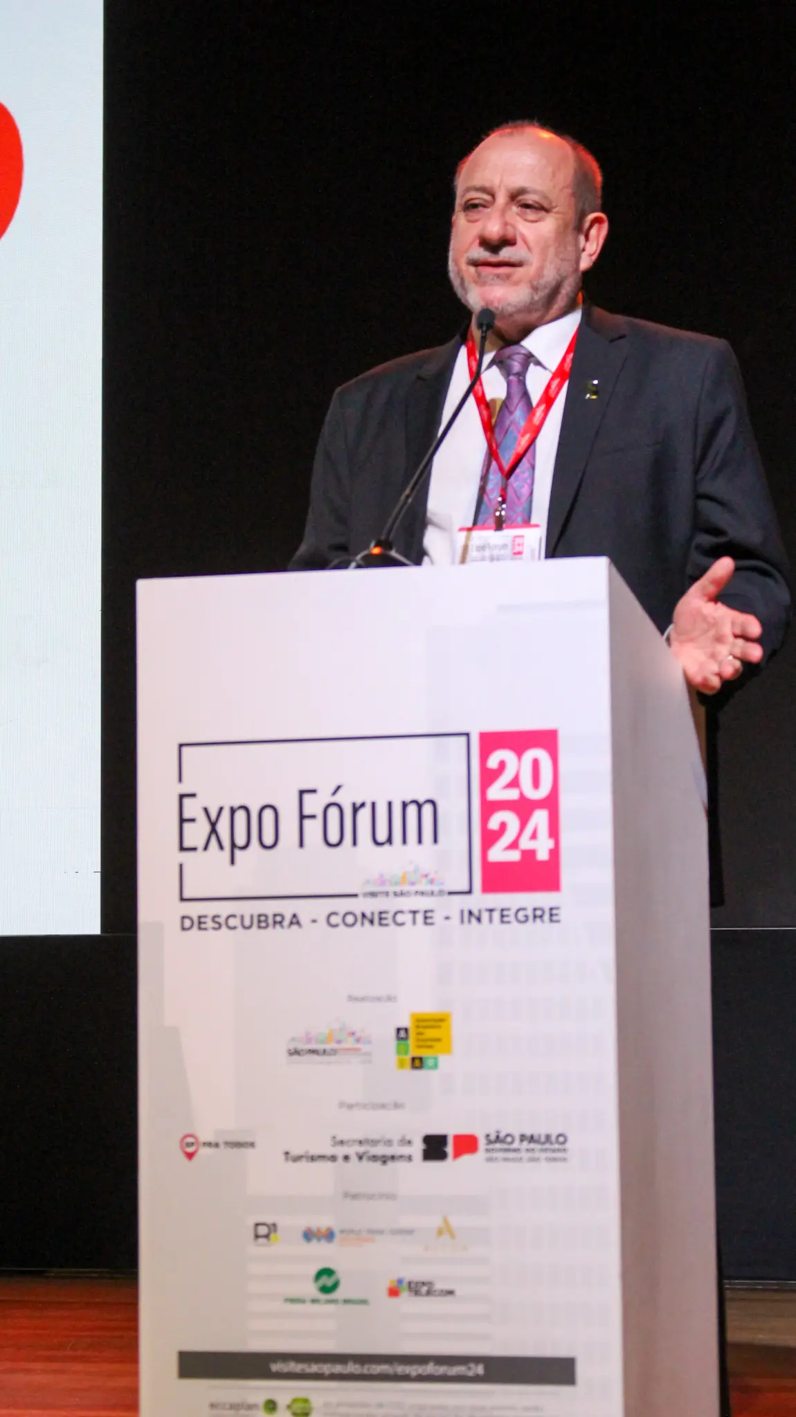 Toni Sando, presidente executivo do SPCVB, durante apresentação sobre Marketing e Destinos na Expo Fórum 2024 - Foto: Felipe Maresca / DT