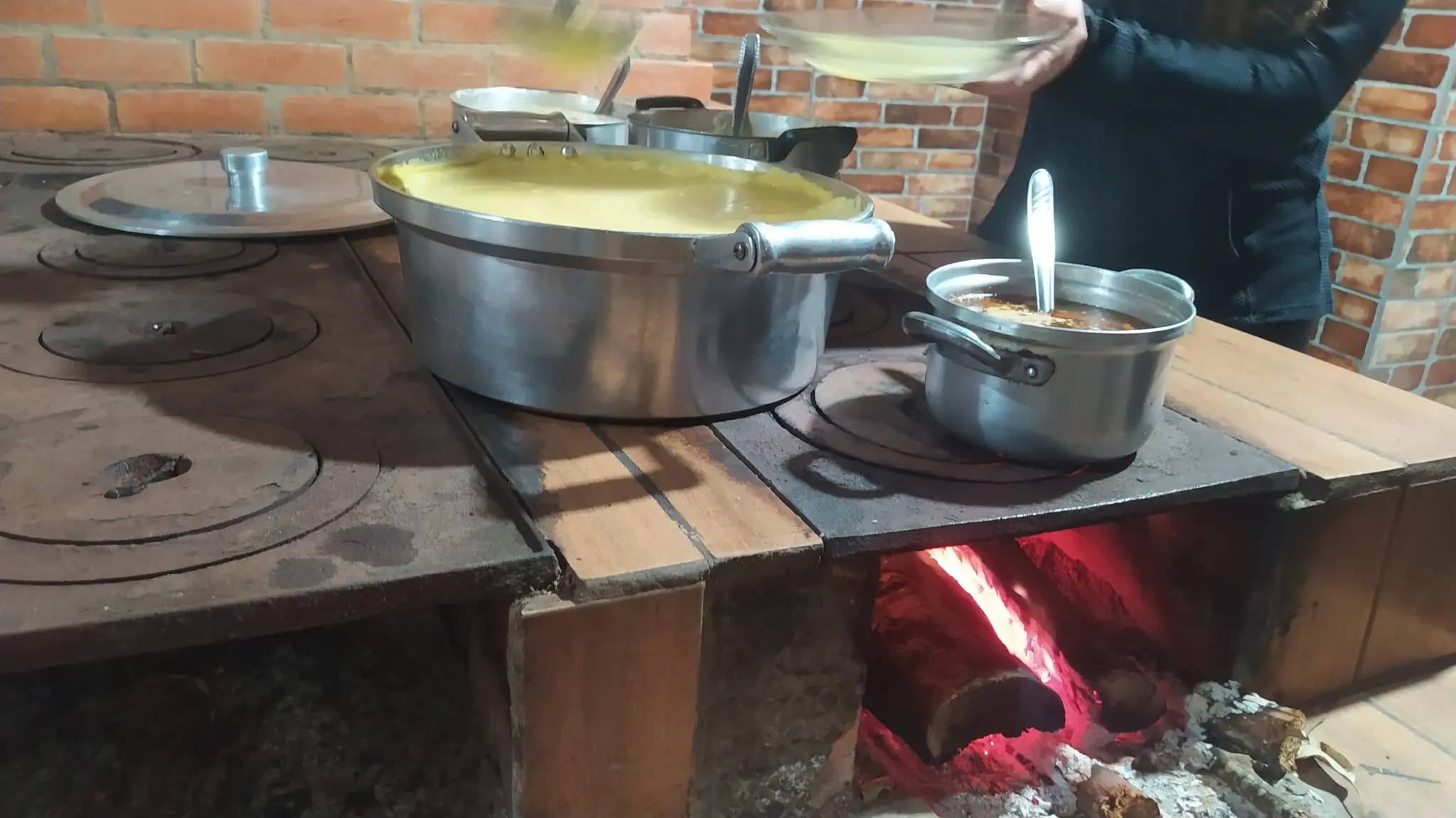 Pousada Cantinho dos Três Pontões traz comida caseira feita em fogão a lenha - Foto: Bruno Almeida - DT
