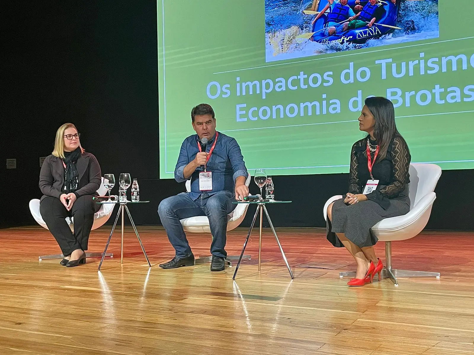Michele Neto, Presidente do COMTUR de Cachoeira Paulista; Fabio Pontes, Secretário de Turismo de Brotas; Mônica Sartori, Secretária de Turismo de Socorro