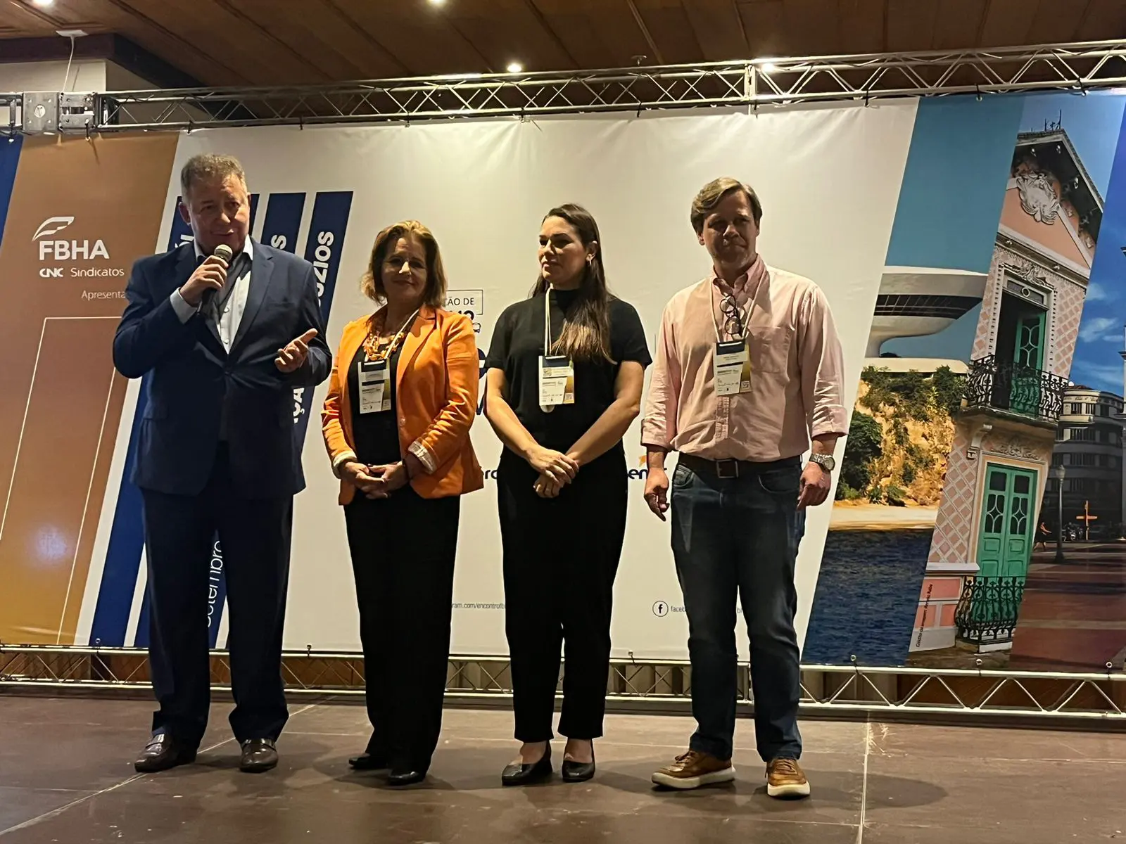 Na abertura, o anfitrião Alexandre Sampaio, presidente da Federação Brasileira de Hospedagem e Alimentação (FBHA) agradeceu à Fecomércio RJ, Sesc e Senac pelo apoio aos Encontros Fluminenses