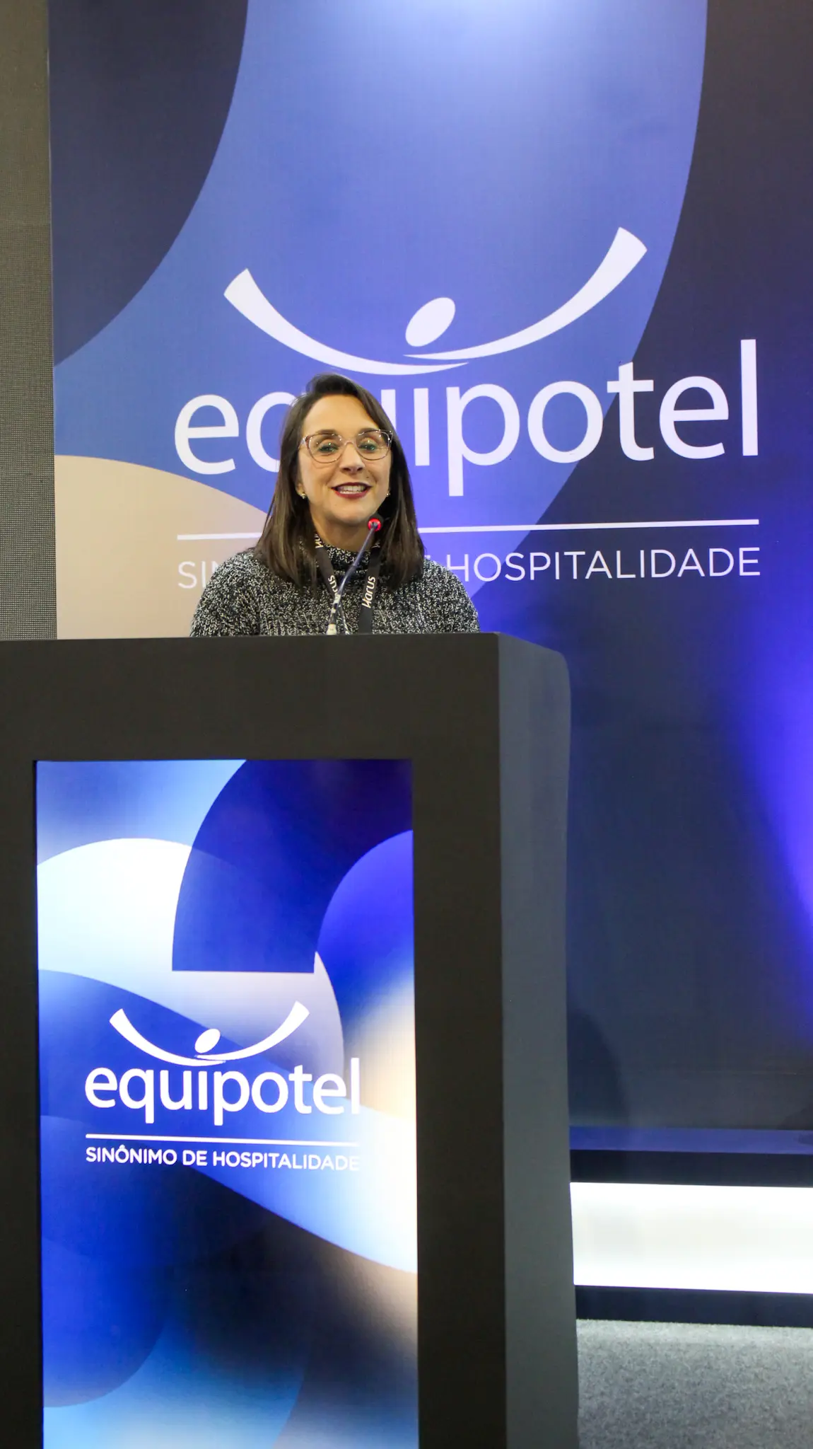 Deputada federal Renata Abreu durante discurso de abertura do Equipotel - Foto: Felipe Maresca / DT