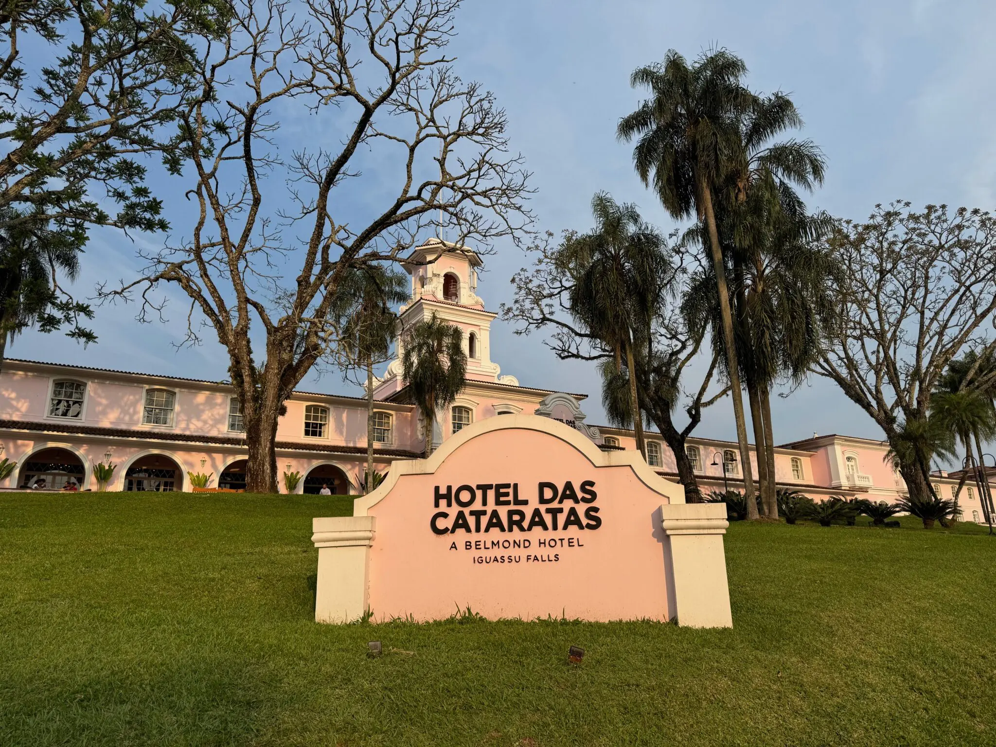 O hotel fica dentro do parque nacional do Iguaçu (foto: Simone Barros)