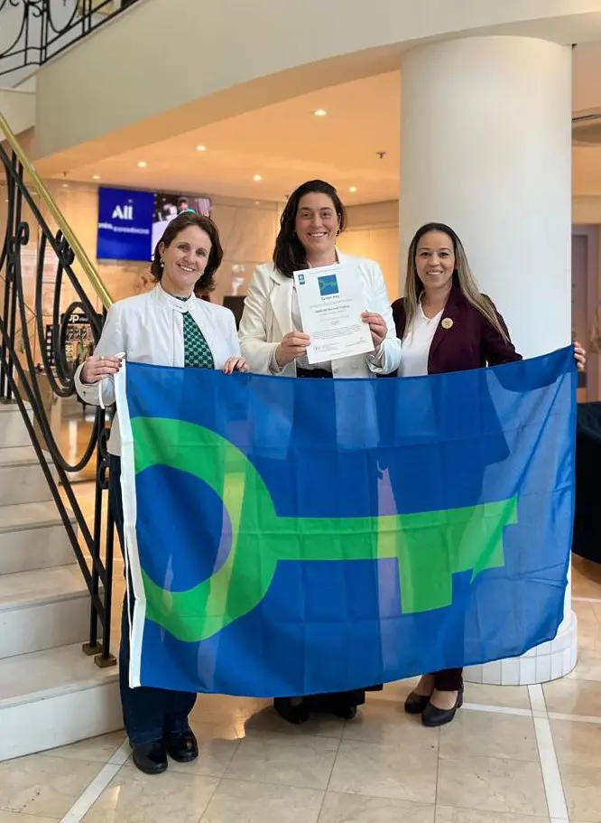 Equipe do Mercure Ibirapuera Privilege recebendo a certificação - foto: divulgação