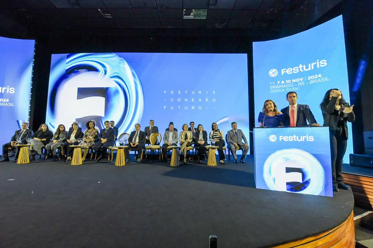 Autoridades do Turismo na cerimônia de abertura do Festuris 2024 - Foto: Rafael Cavalli