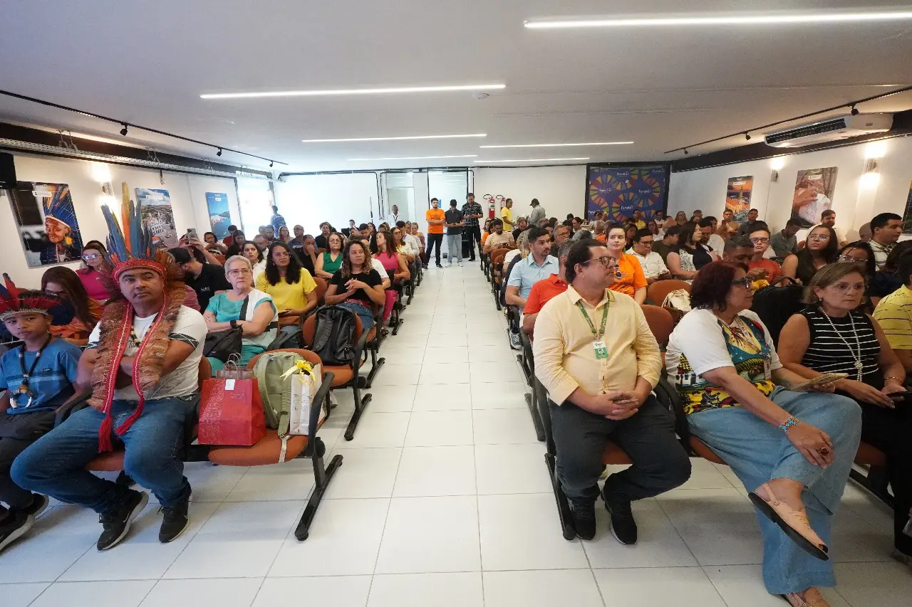 Plateia cheia Sebrae PB
