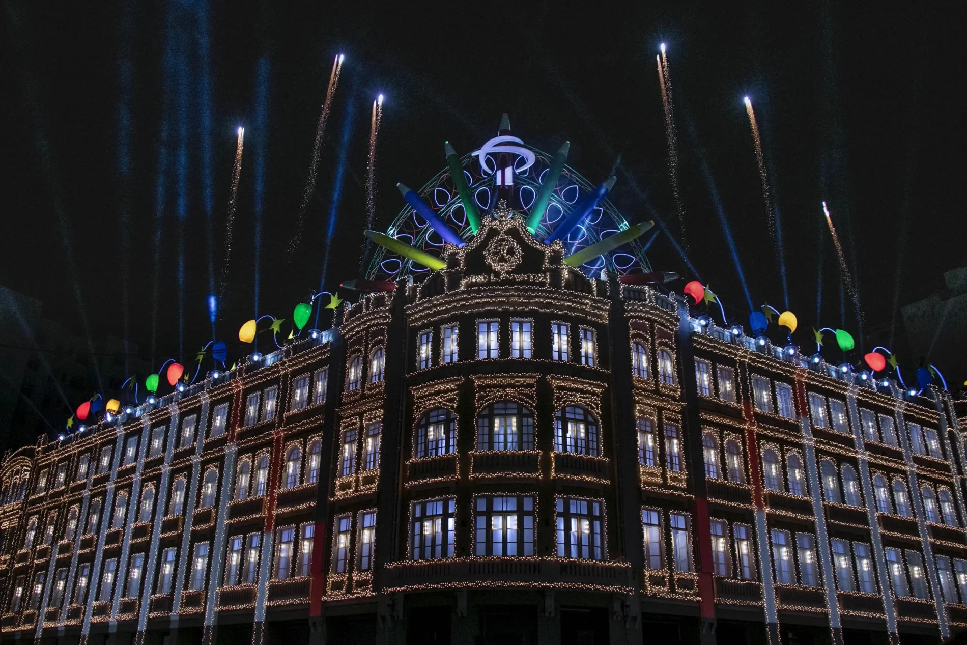 Palácio Avenida decorado para o Natal de Curitiba
