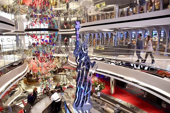 Interior do MSC Seascape