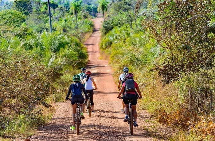 Explorando Bonito (MS) de bike:A Rota Aventura Formoso percorre estradas de terra e proporciona vistas deslumbrantes da natureza
