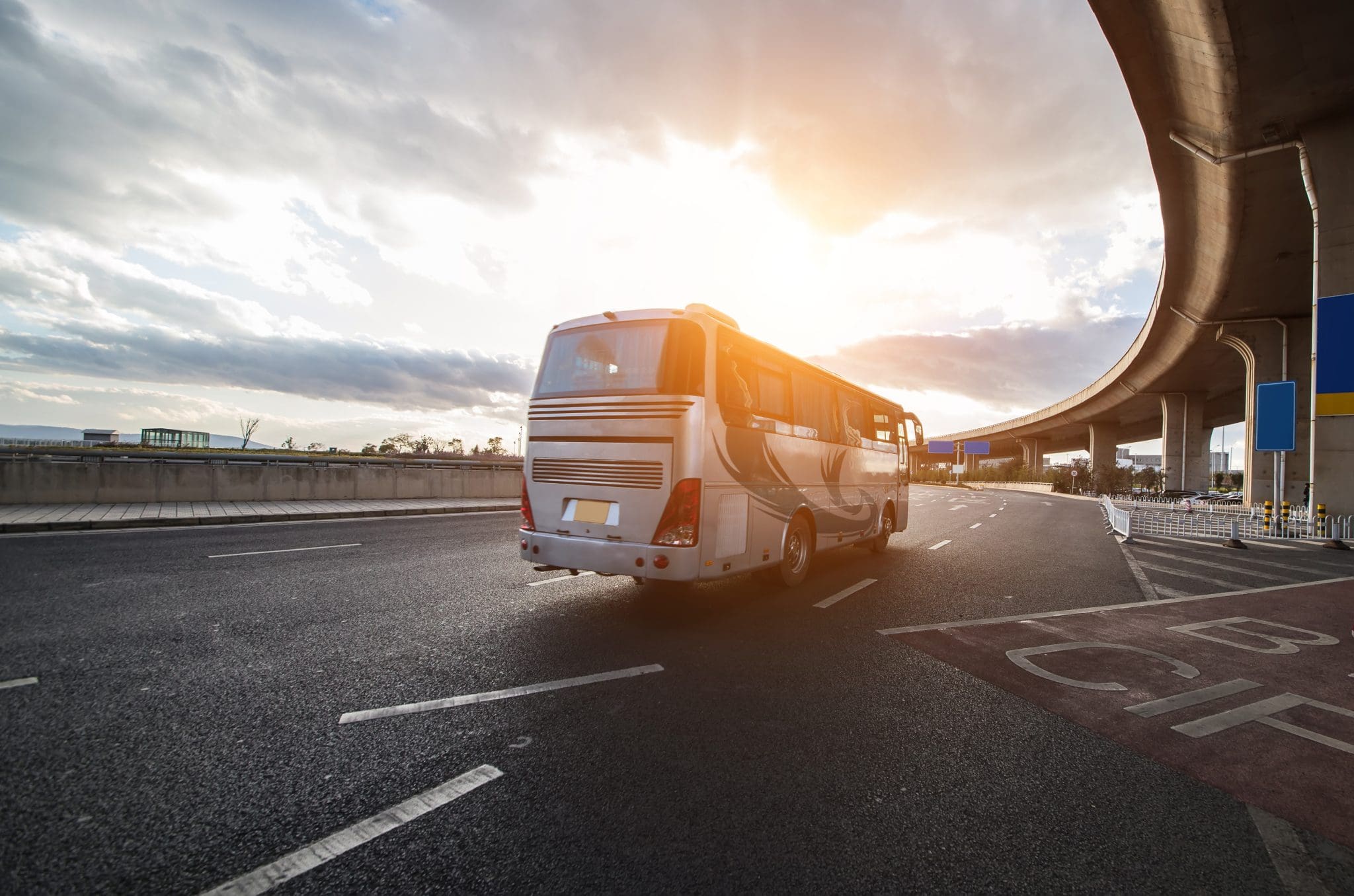 Para atender a essa demanda extraordinária, as empresas regulares associadas à Abrati disponibilizarão 7.608 ônibus, sendo 1.582 veículos extras. - Foto: Freepik