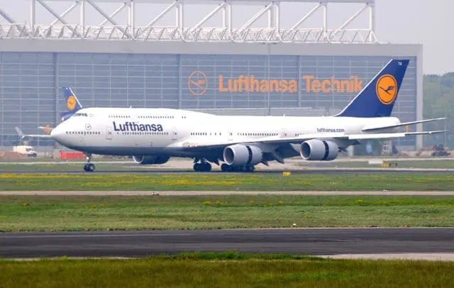 O novo Jumbo da Lufthansa tem capacidade para 364 passageiros Foto: divulgação/Boeing