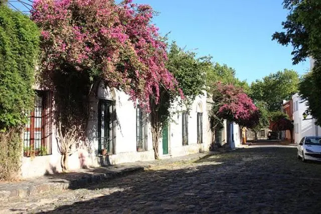 Várias casas antigas foram transformadas em pousadas ou hotéis aconchegantes