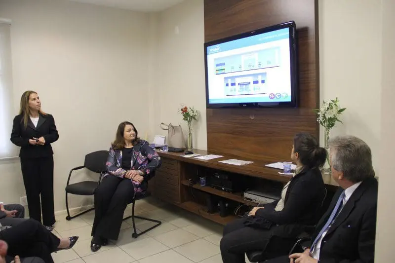 Gisele Lima, diretora da Promo, apresenta as principais novidades da feira