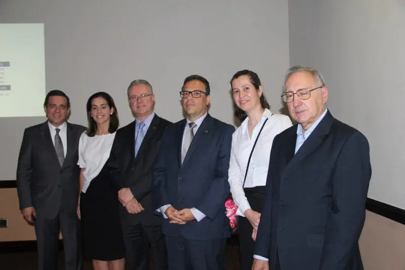 Equipe Bourbon: Ronaldo Albertino (diretor de Desenvolvimento) , Adriana Cardoso (diretora de Marketing), José Ozanir (diretor de Operações), Francisco Calvo (VP de Estratégia e RI), Karin Freitas (gestora de Implantação) e Paulo Lúcio de Brito (um dos arquitetos que assina o projeto)