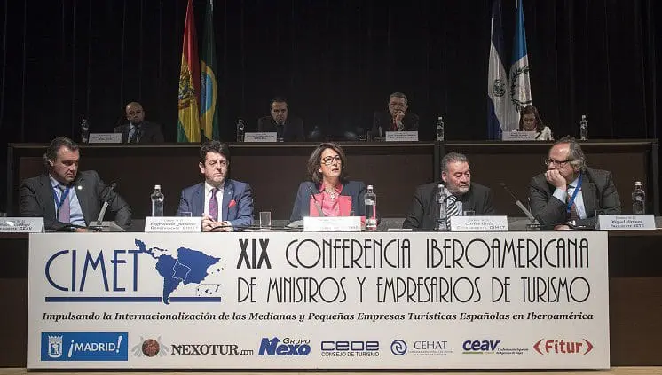 Ministro_Fitur_01_16