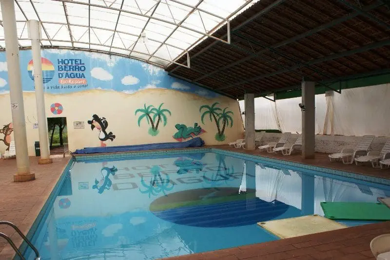 Piscina climatizada e para todas as faixas de idade...