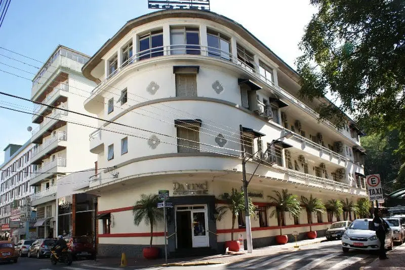 Fachada do hotel Da Vinci, em Serra Negra. (Foto: DT)