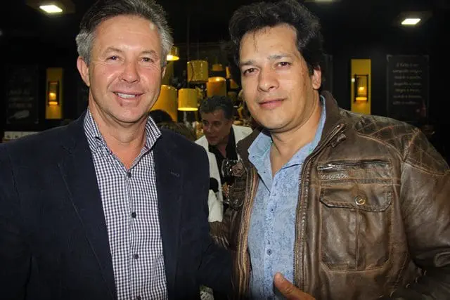 O empresário vip, Plauto e o cover de Elvis Presley, Jordão Santos