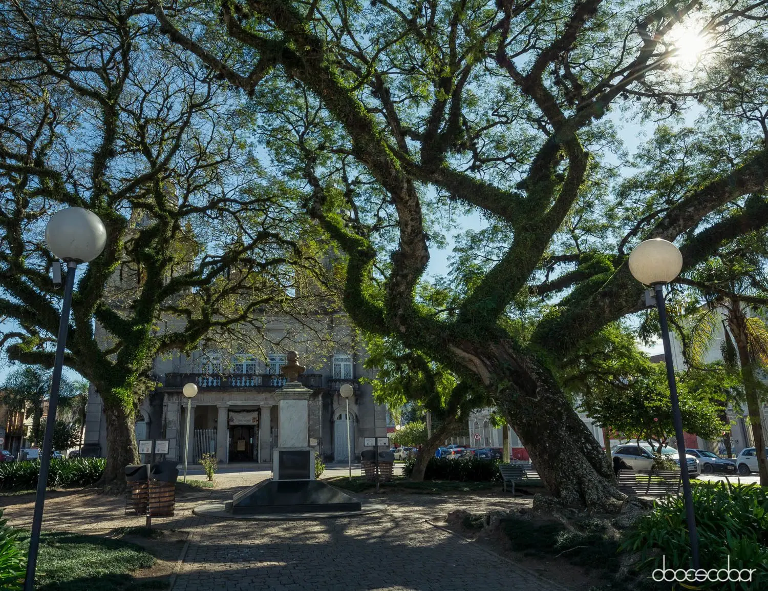 Praça da Catedral de São Vicente de Paula em Pelotas. (Foto: Eduardo Marchioni Escobar Filho)
