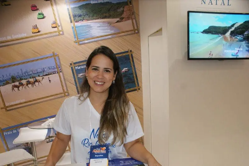 Cristiane Vale, representando o Emprotur no Hiper Feirão de Viagens Flytour