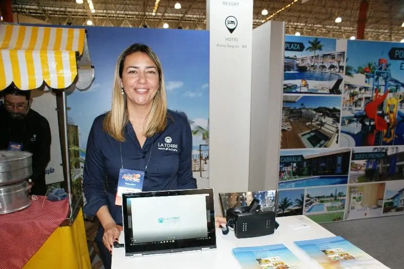 Cinthya Costa é gerente regional para São Paulo, Rio de Janeiro e Centro Oeste do La Torre Resort, que conta com estande no Hiper Feirão de Viagens Flytour