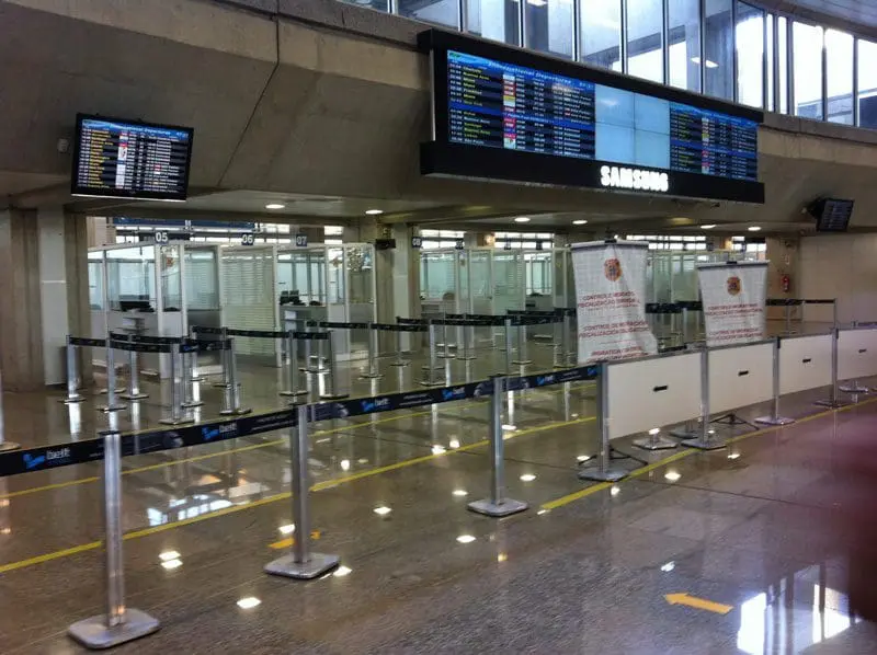 terminal_2_riogaleao_10_16