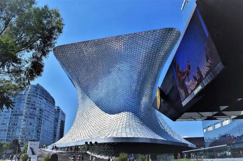 Museu Soumaya, inaugurado em 1994. (Fotos: divulgação)