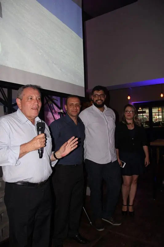 João e sua equipe: Isaías Pereira, Rafael de Castro e Fernanda Lages