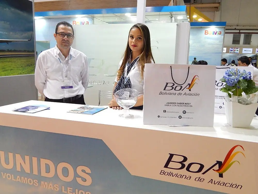 José Antonio e Aline Mendes, da Boliviana de Aviación (Foto: Marcos Oliveira