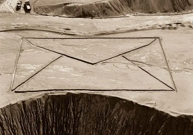 IDB_VikMuniz_Envelope