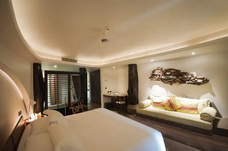 São 75 apartamentos divididos entre: 69 quartos Moana y Kanga de 45 a 49 metros² (singles ou dobles); 5 suítes Ma’Unga de 74 a 78 metros² e a suíte Hangaroa com 83 metros²