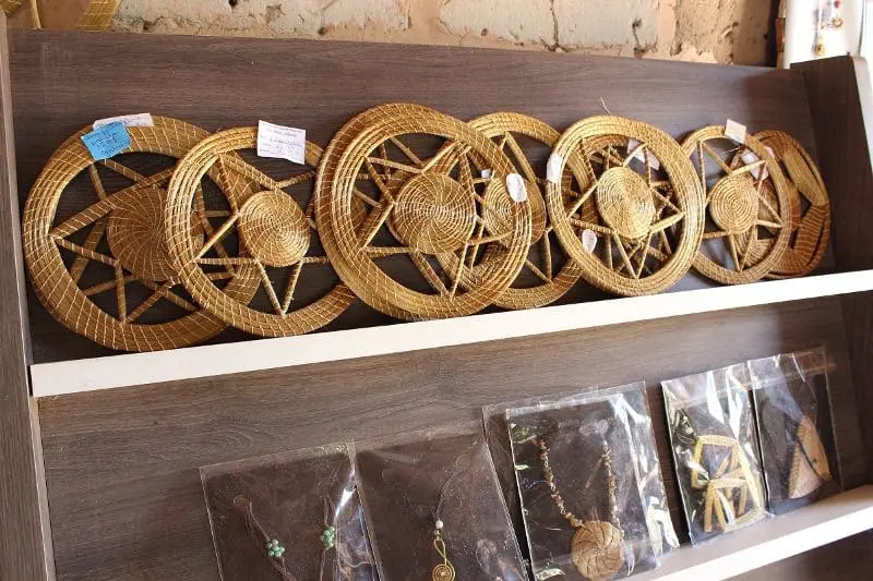 O artesanato com capim dourado é uma tradição familiar no Jalapão (Fotos: Tárcia Oreste)