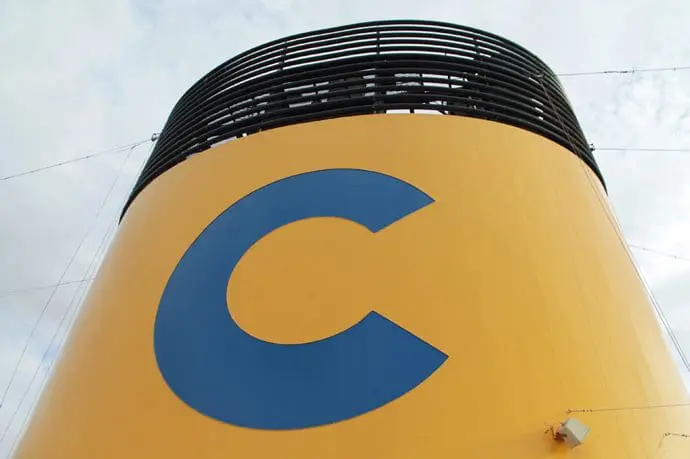 Chaminé amarela: características inconfundíveis da Costa Cruzeiros