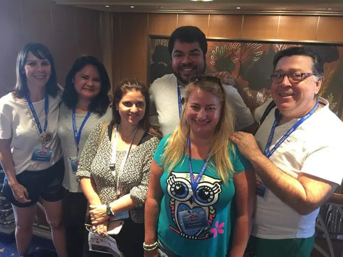 Luck e Caroline (da Albatroz) junto a outros agentes de viagem