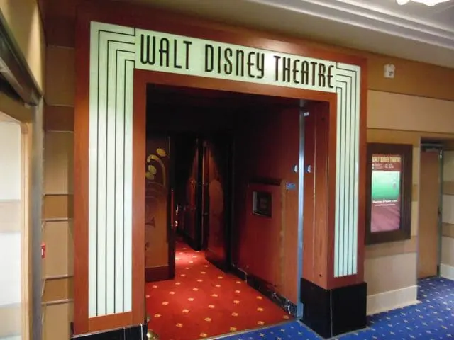 Teatro Disney: toda noite um espetáculo diferente